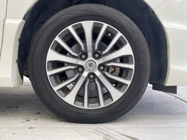 日産 セレナ HWS S HV Vセレ +SeftyⅡ 愛知県 2016(平28)年 6.7万km ブリリアントホワイトパール 純正ナビ/・Bluetooth/・CD/DVD/・フルセグテレビ/・SD音楽録音/アラウンドビューモニター/純正フリップダウンモニター/両側パワースライドドア/衝突軽減ブレーキ/レーンキープアシスト/前後コーナーセンサー/レーダークルーズコントロール/前後ドライブレコーダー/ETC/LEDヘッドライト