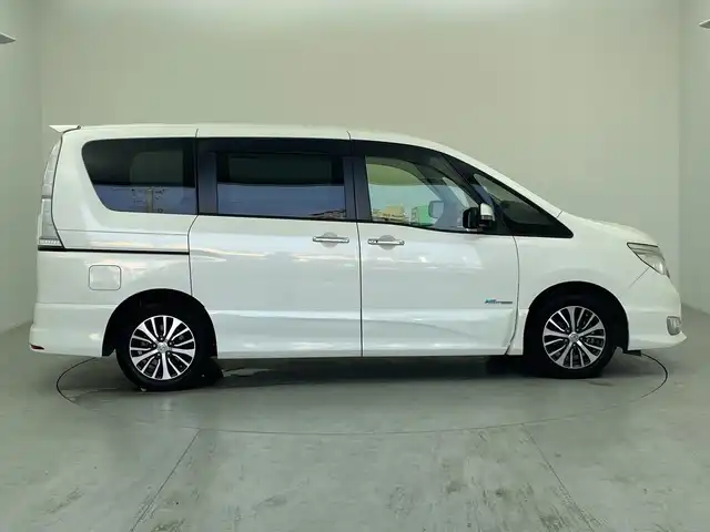 日産 セレナ HWS S HV Vセレ +SeftyⅡ 愛知県 2016(平28)年 6.7万km ブリリアントホワイトパール 純正ナビ/・Bluetooth/・CD/DVD/・フルセグテレビ/・SD音楽録音/アラウンドビューモニター/純正フリップダウンモニター/両側パワースライドドア/衝突軽減ブレーキ/レーンキープアシスト/前後コーナーセンサー/レーダークルーズコントロール/前後ドライブレコーダー/ETC/LEDヘッドライト