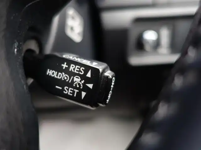 トヨタ ランドクルーザー プラド TX Lパッケージ 山形県 2018(平30)年 9.9万km ブラック 4WD/衝突被害軽減システム/純正SDナビ/　　【CD DVD BT フルセグ USB MSV】/バックカメラ/レーダークルーズコントロール/LEDオートライト/レザーシート/パワーシート/シートエアコン/シートヒーター/17インチアルミホイール/ドライブレコーダー/コーナーセンサー/ステアリングスイッチ/MTモード付AT/純正フロアマット/スマートキー/ETC2.0