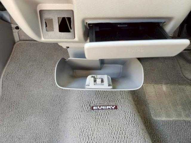 スズキ エブリィ ワゴン PZターボ スペシャル 岩手県 2019(令1)年 6.9万km パールホワイト 社外ＳＤナビ　Ｂｌｕｅｔｏｏｔｈ／ＣＤ／ＤＶＤ／フルセグＴＶ　/オートステップ　/電動格納ミラー　/両側パワースライドドア　/運転席シートヒーター　/ターボ車/４ＷＤ　/レーンキープアシスト　/フォグライト