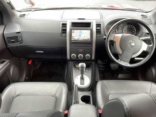 日産 エクストレイル 20X 宮崎県 2010(平22)年 5.3万km バーニングレッド ＳＤナビ、Ｂｌｕｅｔｏｏｔｈ接続、ＤＶＤ再生、ワンセグＴＶ、バックカメラ、ＥＴＣ、純正アルミホイール１７インチ、純正フロアマット、ＡＬＬＭＯＤＥ４×４－ｉ、アドバンスドヒルディセントコントロール