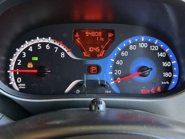 日産 キューブ 15X Vセレクション 静岡県 2016(平28)年 9.5万km ビターショコラ 純正ナビ/・FM/AM/・CD/DVD/・フルセグTV/・Bluetooth/・SD/主要装備/・ドライブレコーダー/・バックカメラ/・ＥＴＣ/・オートエアコン/・フォグランプ/・オートライト/・プッシュスタート/・ＥＣＯモード/・アイドリングストップ/・横滑り防止装置/・電格ミラー/・フルセグＴＶ/・ハロゲンヘッドライト/・純正ホイールキャップ