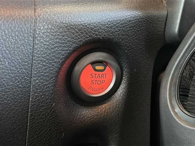 日産 キューブ 15X Vセレクション 静岡県 2016(平28)年 9.5万km ビターショコラ 純正ナビ/・FM/AM/・CD/DVD/・フルセグTV/・Bluetooth/・SD/主要装備/・ドライブレコーダー/・バックカメラ/・ＥＴＣ/・オートエアコン/・フォグランプ/・オートライト/・プッシュスタート/・ＥＣＯモード/・アイドリングストップ/・横滑り防止装置/・電格ミラー/・フルセグＴＶ/・ハロゲンヘッドライト/・純正ホイールキャップ