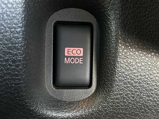 日産 キューブ 15X Vセレクション 静岡県 2016(平28)年 9.5万km ビターショコラ 純正ナビ/・FM/AM/・CD/DVD/・フルセグTV/・Bluetooth/・SD/主要装備/・ドライブレコーダー/・バックカメラ/・ＥＴＣ/・オートエアコン/・フォグランプ/・オートライト/・プッシュスタート/・ＥＣＯモード/・アイドリングストップ/・横滑り防止装置/・電格ミラー/・フルセグＴＶ/・ハロゲンヘッドライト/・純正ホイールキャップ