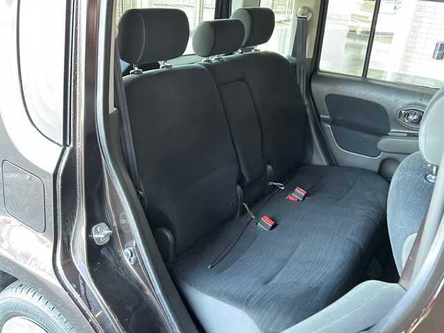 日産 キューブ 15X Vセレクション 静岡県 2016(平28)年 9.5万km ビターショコラ 純正ナビ/・FM/AM/・CD/DVD/・フルセグTV/・Bluetooth/・SD/主要装備/・ドライブレコーダー/・バックカメラ/・ＥＴＣ/・オートエアコン/・フォグランプ/・オートライト/・プッシュスタート/・ＥＣＯモード/・アイドリングストップ/・横滑り防止装置/・電格ミラー/・フルセグＴＶ/・ハロゲンヘッドライト/・純正ホイールキャップ