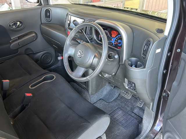 日産 キューブ 15X Vセレクション 静岡県 2016(平28)年 9.5万km ビターショコラ 純正ナビ/・FM/AM/・CD/DVD/・フルセグTV/・Bluetooth/・SD/主要装備/・ドライブレコーダー/・バックカメラ/・ＥＴＣ/・オートエアコン/・フォグランプ/・オートライト/・プッシュスタート/・ＥＣＯモード/・アイドリングストップ/・横滑り防止装置/・電格ミラー/・フルセグＴＶ/・ハロゲンヘッドライト/・純正ホイールキャップ