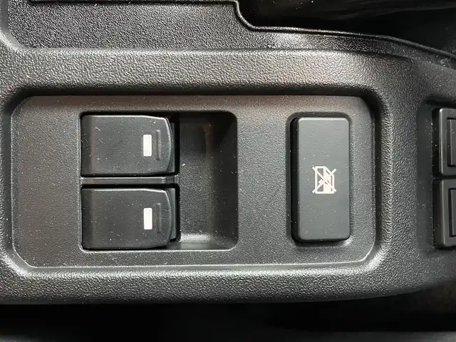 スズキ ジムニー ノマド FC 埼玉県 2025(令7)年 0.1千km ベージュ 登録済未使用車 温シート 追従走行 ETC ミラーシート コーナーセンサー オートハイビーム レーンキープアシスト ダウンヒルアシストコントロール 背面タイヤ 衝突軽減システム スマートキー