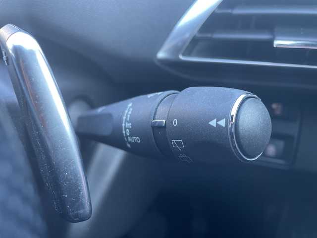 プジョー ３００８ GTライン 高知県 2021(令3)年 5.1万km パール 純正ディスプレイオーディオ/【Bt/AM/FM/carplay】/ハーフレザーシート/バックカメラ/サイドカメラ/パ-クディスタンス/衝突軽減ブレーキ/アクティブクルーズコントロール/レ-ンキ-プアシスト/ブラインドスポットモニタ-/パワ-テ-ルゲ-ト/LEDヘッドライト/オ-トハイビ-ム/ETC/前後ドラレコ/パドルシフト/禁煙車