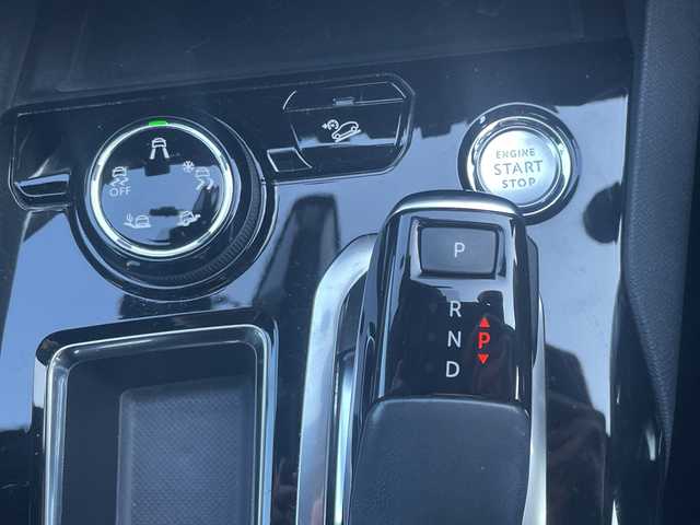 プジョー ３００８ GTライン 高知県 2021(令3)年 5.1万km パール 純正ディスプレイオーディオ/【Bt/AM/FM/carplay】/ハーフレザーシート/バックカメラ/サイドカメラ/パ-クディスタンス/衝突軽減ブレーキ/アクティブクルーズコントロール/レ-ンキ-プアシスト/ブラインドスポットモニタ-/パワ-テ-ルゲ-ト/LEDヘッドライト/オ-トハイビ-ム/ETC/前後ドラレコ/パドルシフト/禁煙車