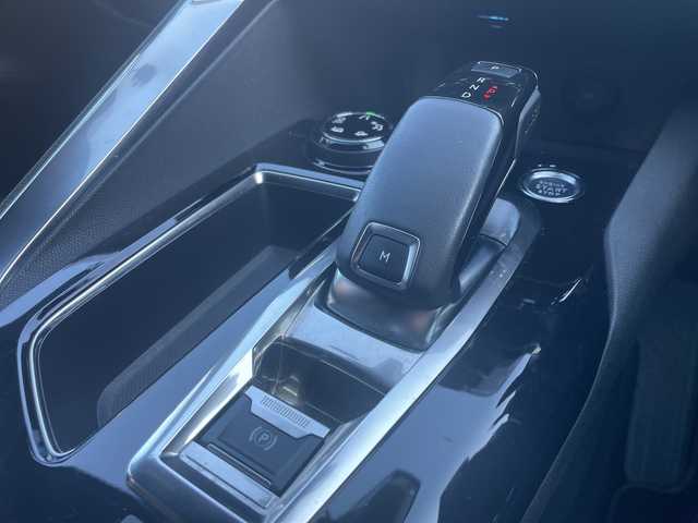 プジョー ３００８ GTライン 高知県 2021(令3)年 5.1万km パール 純正ディスプレイオーディオ/【Bt/AM/FM/carplay】/ハーフレザーシート/バックカメラ/サイドカメラ/パ-クディスタンス/衝突軽減ブレーキ/アクティブクルーズコントロール/レ-ンキ-プアシスト/ブラインドスポットモニタ-/パワ-テ-ルゲ-ト/LEDヘッドライト/オ-トハイビ-ム/ETC/前後ドラレコ/パドルシフト/禁煙車