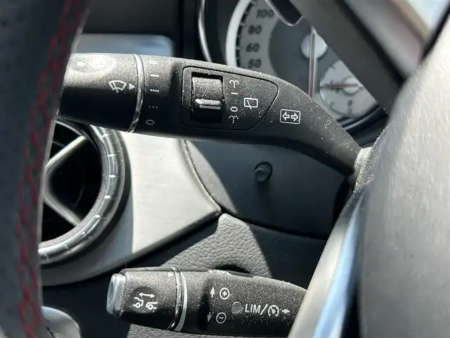 メルセデス・ベンツ ＣＬＡ１８０ Sブレイク　スポーツ 福岡県 2015(平27)年 1.4万km 白 ワンオーナー/禁煙車/純正ディーラーナビ/（Bluetooth・フルセグ・DVD・CD）/クルーズコントロール/パドルシフト/アイドリングストップ/クリアランスソナー/前席シートヒーター/ハーフレザーシート/運転席パワーシート/メモリシート/純正アルミホイール/純正フロアマット/電動パーキングブレーキ/プッシュスタート/ETC/ウィンカーミラー/保証書/取扱説明書/スペアキー×１