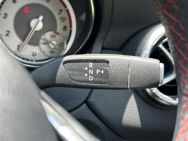 メルセデス・ベンツ ＣＬＡ１８０ Sブレイク　スポーツ 福岡県 2015(平27)年 1.4万km 白 ワンオーナー/禁煙車/純正ディーラーナビ/（Bluetooth・フルセグ・DVD・CD）/クルーズコントロール/パドルシフト/アイドリングストップ/クリアランスソナー/前席シートヒーター/ハーフレザーシート/運転席パワーシート/メモリシート/純正アルミホイール/純正フロアマット/電動パーキングブレーキ/プッシュスタート/ETC/ウィンカーミラー/保証書/取扱説明書/スペアキー×１