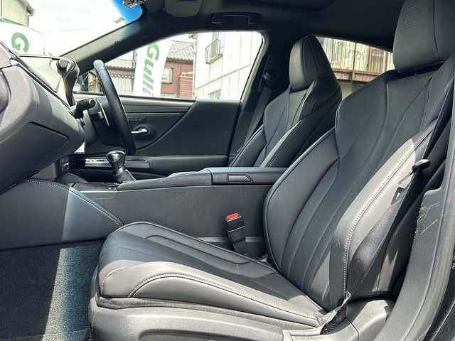 レクサス ＥＳ 300h Fスポーツ 岐阜県 2019(令1)年 1.9万km グラファイトブラックガラスフレーク ワンオーナー/メーカーオプションナビ/フルセグTV/BT/FM/AM/黒レザーシート/サンルーフ/パワーシート/シートポジションメモリー機能/ステアリングヒーター/シートヒーター(D/N)/エアシート(D/N)/ブラインドスポットモニター/ヘッドアップディスプレイ/プリクラッシュセーフティ/パーキングサポートアラート/レーダークルーズコントロール/操舵支援機能/パドルシフト/ビルトインETC2.0/ドライブレコーダー/純正フロアマット