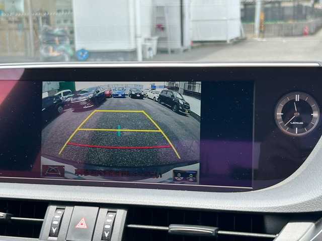 レクサス ＥＳ 300h Fスポーツ 岐阜県 2019(令1)年 1.9万km グラファイトブラックガラスフレーク ワンオーナー/メーカーオプションナビ/フルセグTV/BT/FM/AM/黒レザーシート/サンルーフ/パワーシート/シートポジションメモリー機能/ステアリングヒーター/シートヒーター(D/N)/エアシート(D/N)/ブラインドスポットモニター/ヘッドアップディスプレイ/プリクラッシュセーフティ/パーキングサポートアラート/レーダークルーズコントロール/操舵支援機能/パドルシフト/ビルトインETC2.0/ドライブレコーダー/純正フロアマット