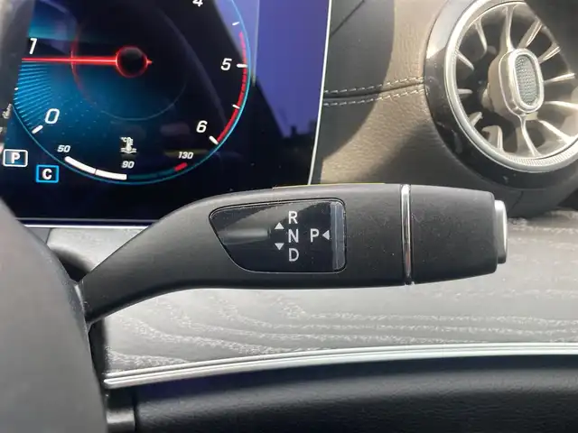 メルセデス・ベンツ Ｍ・ベンツ ＣＬＳ２２０ｄ スポーツ エクスクルーシブPKG 熊本県 2022(令4)年 4.2万km ダイヤモンドホワイト ・スマートキー/・プッシュスタート/・サンルーフ/・アクティブステアリングアシスト/・道路標識アシスト/・アクティブレーンキーピングアシスト/・アクティブブレーキアシスト/・アテンションアシスト/・信号表示/・ブラインドスポットモニター/・インテリジェントライトシステム/・クルーズコントロール(追従式)/・黒革シート/・前席パワーシート/・前席エアシート /・全席シートヒーター /・純正メモリナビ/　【Bluetooth・USB・AppleCarPlay・AndroidAuto】/・Burmesterサウンドシステム/・フルセグTV/・全方位カメラ/・ETC2.0/・ヘッドアップディスプレイ/・パワートランク/・LEDヘッドランプ/・純正マット