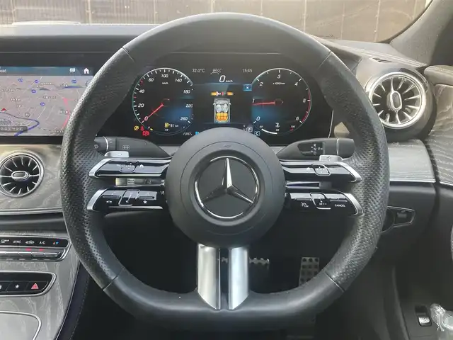 メルセデス・ベンツ Ｍ・ベンツ ＣＬＳ２２０ｄ スポーツ エクスクルーシブPKG 熊本県 2022(令4)年 4.2万km ダイヤモンドホワイト ・スマートキー/・プッシュスタート/・サンルーフ/・アクティブステアリングアシスト/・道路標識アシスト/・アクティブレーンキーピングアシスト/・アクティブブレーキアシスト/・アテンションアシスト/・信号表示/・ブラインドスポットモニター/・インテリジェントライトシステム/・クルーズコントロール(追従式)/・黒革シート/・前席パワーシート/・前席エアシート /・全席シートヒーター /・純正メモリナビ/　【Bluetooth・USB・AppleCarPlay・AndroidAuto】/・Burmesterサウンドシステム/・フルセグTV/・全方位カメラ/・ETC2.0/・ヘッドアップディスプレイ/・パワートランク/・LEDヘッドランプ/・純正マット
