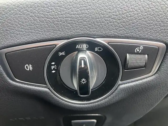 メルセデス・ベンツ Ｍ・ベンツ ＣＬＳ２２０ｄ スポーツ エクスクルーシブPKG 熊本県 2022(令4)年 4.2万km ダイヤモンドホワイト ・スマートキー/・プッシュスタート/・サンルーフ/・アクティブステアリングアシスト/・道路標識アシスト/・アクティブレーンキーピングアシスト/・アクティブブレーキアシスト/・アテンションアシスト/・信号表示/・ブラインドスポットモニター/・インテリジェントライトシステム/・クルーズコントロール(追従式)/・黒革シート/・前席パワーシート/・前席エアシート /・全席シートヒーター /・純正メモリナビ/　【Bluetooth・USB・AppleCarPlay・AndroidAuto】/・Burmesterサウンドシステム/・フルセグTV/・全方位カメラ/・ETC2.0/・ヘッドアップディスプレイ/・パワートランク/・LEDヘッドランプ/・純正マット
