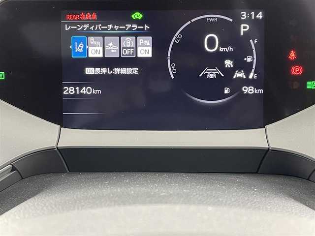 トヨタ プリウス Z 大分県 2023(令5)年 2.9万km プラチナホワイトパールマイカ ワンオーナー/禁煙車/パノラミックビューモニター/12.3型ディスプレイ/・フルセグTV、HDMI、BT対応、USB/・AppleCarPlay、AndroidAuto/TOYOTAセーフティセンス/・プリクラッシュセーフティ/・緊急時操舵支援＋FCTA＋LCA/・LTA＋LDA/・レーダークルーズコントロール/・アダプティブクルーズコントロール/・ロードサインアシスト/・ドライバー異常時対応システム/ブラインドスポットモニター/安心降車アシスト/デジタルインナーミラー /前後ドライブレコーダー/ビルトインETC2.0/ワイヤレス充電器/ステアリングスイッチ/ステアリングヒーター/パワーバックドア/横滑り防止装置/電動格納ミラー/純正フロアマット/オートライト/LEDヘッドライト/純正19インチアルミホイール/クリアランスソナー/保証書、取説、スペアキー有り