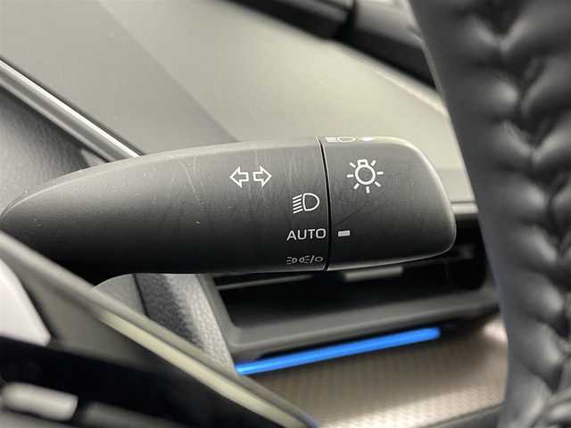 トヨタ プリウス Z 大分県 2023(令5)年 2.9万km プラチナホワイトパールマイカ ワンオーナー/禁煙車/パノラミックビューモニター/12.3型ディスプレイ/・フルセグTV、HDMI、BT対応、USB/・AppleCarPlay、AndroidAuto/TOYOTAセーフティセンス/・プリクラッシュセーフティ/・緊急時操舵支援＋FCTA＋LCA/・LTA＋LDA/・レーダークルーズコントロール/・アダプティブクルーズコントロール/・ロードサインアシスト/・ドライバー異常時対応システム/ブラインドスポットモニター/安心降車アシスト/デジタルインナーミラー /前後ドライブレコーダー/ビルトインETC2.0/ワイヤレス充電器/ステアリングスイッチ/ステアリングヒーター/パワーバックドア/横滑り防止装置/電動格納ミラー/純正フロアマット/オートライト/LEDヘッドライト/純正19インチアルミホイール/クリアランスソナー/保証書、取説、スペアキー有り