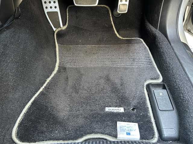 スバル レガシィ ツーリングワゴン 2．0GT 兵庫県 2006(平18)年 16.5万km サテンホワイトパール 社外ナビ/(フルセグTV/BT)/ETC/クルーズコントロール/パドルシフト/ステアリングリモコン/革巻きステアリング/リモコンキー/電動格納ミラー/純正フロアマット