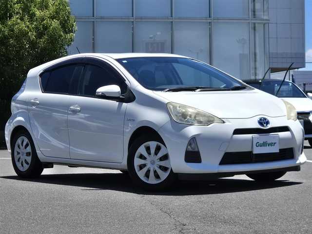 トヨタ アクア S 鹿児島県 2012(平24)年 7.4万km ライムホワイトパールクリスタルシャイン 社外SDナビ(NSCP-W62)