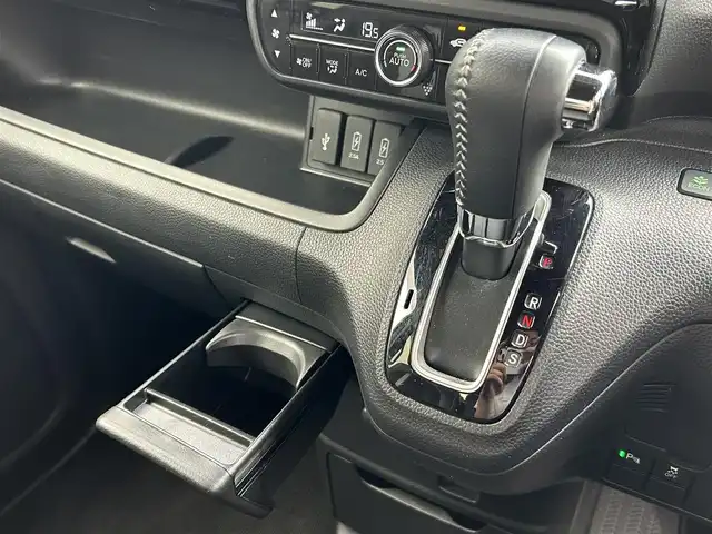 ホンダ Ｎ ＢＯＸ カスタム L ターボ 道央・札幌 2021(令3)年 2.8万km プラチナホワイトパール ・4WD/・ワンオーナー/・純正Gathersインターナビ/（AM/FM/CD/DVD/BT/USB/TV/SD）/・レーダークルーズ/・レーンキープ/・衝突被害軽減システム/・横滑り防止/・ステアリングスイッチ/・ハーフレザーシート/・両側パワースライドドア/・前後ドライブレコーダー/・ETC/・アイドリングストップ/・オートライト/・フォグランプ/・ヘッドライトレベライザー/・プッシュスタート/・電動格納ミラー/・サイドサンシェード/・純正エンジンスターター/・シートヒーター/・ドアバイザー/・ウィンカーミラー/・純正フロアマット/・パドルシフト/・積込純正14インチAW付冬タイヤ
