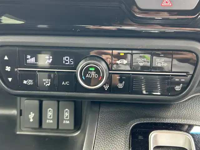 ホンダ Ｎ ＢＯＸ カスタム L ターボ 道央・札幌 2021(令3)年 2.8万km プラチナホワイトパール ・4WD/・ワンオーナー/・純正Gathersインターナビ/（AM/FM/CD/DVD/BT/USB/TV/SD）/・レーダークルーズ/・レーンキープ/・衝突被害軽減システム/・横滑り防止/・ステアリングスイッチ/・ハーフレザーシート/・両側パワースライドドア/・前後ドライブレコーダー/・ETC/・アイドリングストップ/・オートライト/・フォグランプ/・ヘッドライトレベライザー/・プッシュスタート/・電動格納ミラー/・サイドサンシェード/・純正エンジンスターター/・シートヒーター/・ドアバイザー/・ウィンカーミラー/・純正フロアマット/・パドルシフト/・積込純正14インチAW付冬タイヤ