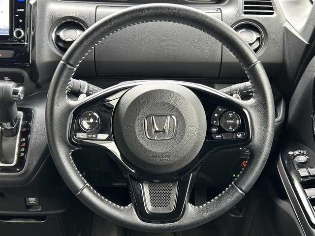 ホンダ Ｎ ＢＯＸ カスタム L ターボ 道央・札幌 2021(令3)年 2.8万km プラチナホワイトパール ・4WD/・ワンオーナー/・純正Gathersインターナビ/（AM/FM/CD/DVD/BT/USB/TV/SD）/・レーダークルーズ/・レーンキープ/・衝突被害軽減システム/・横滑り防止/・ステアリングスイッチ/・ハーフレザーシート/・両側パワースライドドア/・前後ドライブレコーダー/・ETC/・アイドリングストップ/・オートライト/・フォグランプ/・ヘッドライトレベライザー/・プッシュスタート/・電動格納ミラー/・サイドサンシェード/・純正エンジンスターター/・シートヒーター/・ドアバイザー/・ウィンカーミラー/・純正フロアマット/・パドルシフト/・積込純正14インチAW付冬タイヤ