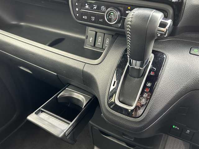 ホンダ Ｎ ＢＯＸ カスタム L ターボ 道央・札幌 2021(令3)年 2.8万km プラチナホワイトパール ・4WD/・ワンオーナー/・純正Gathersインターナビ/（AM/FM/CD/DVD/BT/USB/TV/SD）/・レーダークルーズ/・レーンキープ/・衝突被害軽減システム/・横滑り防止/・ステアリングスイッチ/・ハーフレザーシート/・両側パワースライドドア/・前後ドライブレコーダー/・ETC/・アイドリングストップ/・オートライト/・フォグランプ/・ヘッドライトレベライザー/・プッシュスタート/・電動格納ミラー/・サイドサンシェード/・純正エンジンスターター/・シートヒーター/・ドアバイザー/・ウィンカーミラー/・純正フロアマット/・パドルシフト/・積込純正14インチAW付冬タイヤ