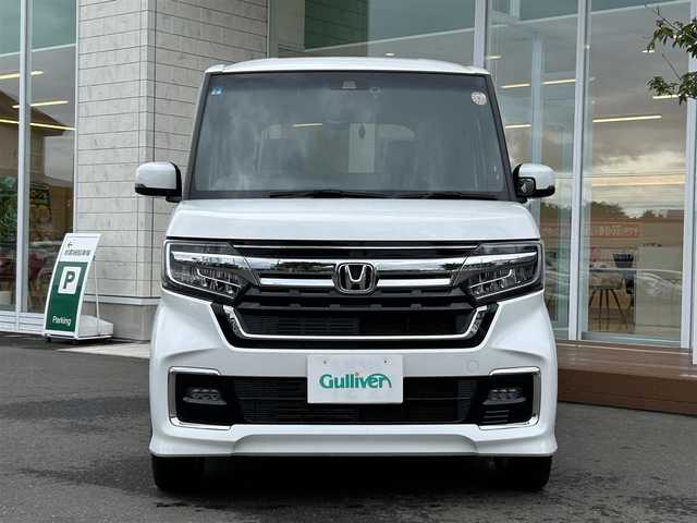 ホンダ Ｎ ＢＯＸ カスタム L ターボ 道央・札幌 2021(令3)年 2.8万km プラチナホワイトパール ・4WD/・ワンオーナー/・純正Gathersインターナビ/（AM/FM/CD/DVD/BT/USB/TV/SD）/・レーダークルーズ/・レーンキープ/・衝突被害軽減システム/・横滑り防止/・ステアリングスイッチ/・ハーフレザーシート/・両側パワースライドドア/・前後ドライブレコーダー/・ETC/・アイドリングストップ/・オートライト/・フォグランプ/・ヘッドライトレベライザー/・プッシュスタート/・電動格納ミラー/・サイドサンシェード/・純正エンジンスターター/・シートヒーター/・ドアバイザー/・ウィンカーミラー/・純正フロアマット/・パドルシフト/・積込純正14インチAW付冬タイヤ