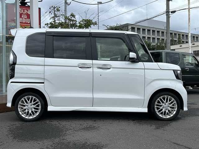 ホンダ Ｎ ＢＯＸ カスタム L ターボ 道央・札幌 2021(令3)年 2.8万km プラチナホワイトパール ・4WD/・ワンオーナー/・純正Gathersインターナビ/（AM/FM/CD/DVD/BT/USB/TV/SD）/・レーダークルーズ/・レーンキープ/・衝突被害軽減システム/・横滑り防止/・ステアリングスイッチ/・ハーフレザーシート/・両側パワースライドドア/・前後ドライブレコーダー/・ETC/・アイドリングストップ/・オートライト/・フォグランプ/・ヘッドライトレベライザー/・プッシュスタート/・電動格納ミラー/・サイドサンシェード/・純正エンジンスターター/・シートヒーター/・ドアバイザー/・ウィンカーミラー/・純正フロアマット/・パドルシフト/・積込純正14インチAW付冬タイヤ