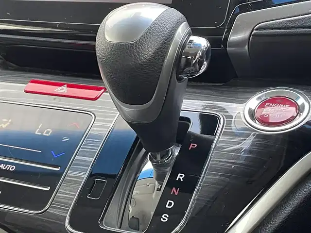 ホンダ オデッセイ アブソルート 三重県 2014(平26)年 10.7万km プレミアムヴィーナスブラックP (株)IDOMが運営する【じしゃロン四日市店】の自社ローン専用車両になります。こちらは現金またはオートローンご利用時の価格です。自社ローンご希望の方は別途その旨お申付け下さい/純正HDDナビ（CD/DVD/BT/AM/FM）/フルセグTV/両側パワースライドドア/ETC/全方位カメラ/エンジンスタートボタン/スマートキー/パドルシフト/LEDヘッドライト