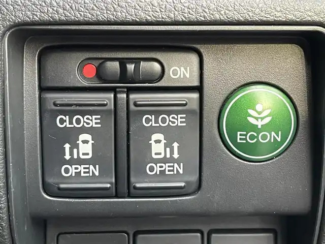 ホンダ オデッセイ アブソルート 三重県 2014(平26)年 10.7万km プレミアムヴィーナスブラックP (株)IDOMが運営する【じしゃロン四日市店】の自社ローン専用車両になります。こちらは現金またはオートローンご利用時の価格です。自社ローンご希望の方は別途その旨お申付け下さい/純正HDDナビ（CD/DVD/BT/AM/FM）/フルセグTV/両側パワースライドドア/ETC/全方位カメラ/エンジンスタートボタン/スマートキー/パドルシフト/LEDヘッドライト