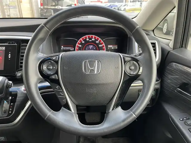 ホンダ オデッセイ アブソルート 三重県 2014(平26)年 10.7万km プレミアムヴィーナスブラックP (株)IDOMが運営する【じしゃロン四日市店】の自社ローン専用車両になります。こちらは現金またはオートローンご利用時の価格です。自社ローンご希望の方は別途その旨お申付け下さい/純正HDDナビ（CD/DVD/BT/AM/FM）/フルセグTV/両側パワースライドドア/ETC/全方位カメラ/エンジンスタートボタン/スマートキー/パドルシフト/LEDヘッドライト