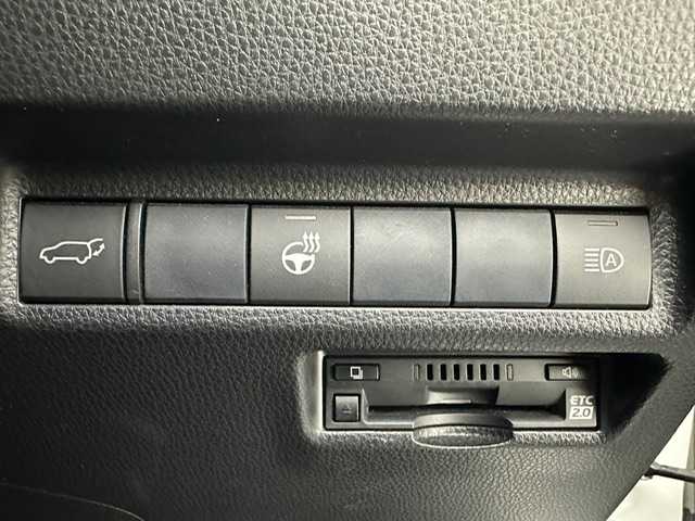 トヨタ ＲＡＶ４ ハイブリットG 兵庫県 2019(令1)年 7.7万km ホワイトパールクリスタルシャイン 純正9インチナビ（CD/DVD・FM/AM・BT・フルセグ）/バックカメラ/パワーバックドア/ETC2.0/皮シート/パワーシート（D席）/シートヒーター（D/N席）/シートメモリー（D席）/ステアリングヒーター/追従式クルーズコントロール/純正AW18インチ/純正フロアマット/プッシュスタート/スマートキー2本/BSM/置くだけ充電/電動パーキング/オートブレーキホールド/デジタルインナーミラー/前後ドラレコ（前純正・後ろ社外）/ルーフレール/チャイルドシート対応/スペアタイヤ一本/４WD/プリクラッシュセーフティー