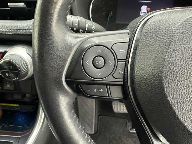 トヨタ ＲＡＶ４ ハイブリットG 兵庫県 2019(令1)年 7.7万km ホワイトパールクリスタルシャイン 純正9インチナビ（CD/DVD・FM/AM・BT・フルセグ）/バックカメラ/パワーバックドア/ETC2.0/皮シート/パワーシート（D席）/シートヒーター（D/N席）/シートメモリー（D席）/ステアリングヒーター/追従式クルーズコントロール/純正AW18インチ/純正フロアマット/プッシュスタート/スマートキー2本/BSM/置くだけ充電/電動パーキング/オートブレーキホールド/デジタルインナーミラー/前後ドラレコ（前純正・後ろ社外）/ルーフレール/チャイルドシート対応/スペアタイヤ一本/４WD/プリクラッシュセーフティー