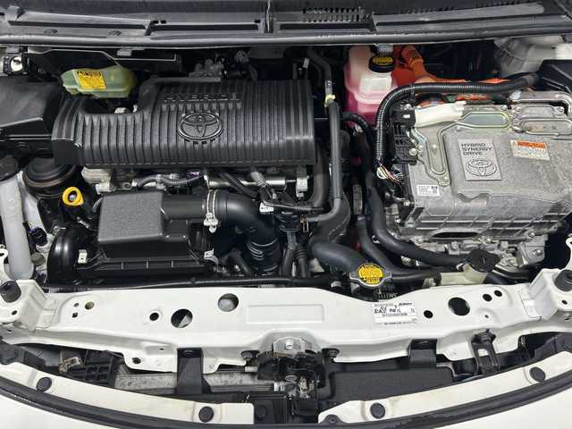 トヨタ シエンタ ハイブリッド G 神奈川県 2015(平27)年 2.8万km ホワイトパールクリスタルシャイン 純正SDナビ【NSZT-W64】/AM・FM・フルセグ・SD・MSV・Bluetoorh/バックカメラ/両側パワースライドドア/トヨタセーフティセンス/ビルトインETC/革巻きステアリング/ステアリングリモコン/前席シートヒーター/ISOFIX対応/スマートキー/LEDヘッドライト/フォグランプ