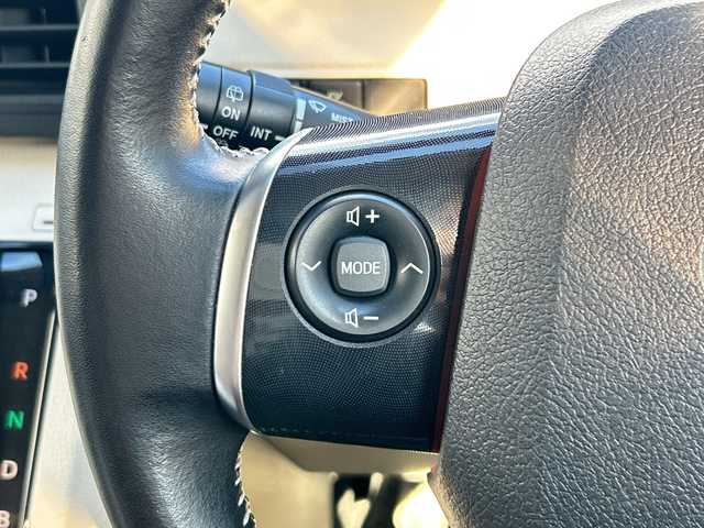 トヨタ シエンタ ハイブリッド G 神奈川県 2015(平27)年 2.8万km ホワイトパールクリスタルシャイン 純正SDナビ【NSZT-W64】/AM・FM・フルセグ・SD・MSV・Bluetoorh/バックカメラ/両側パワースライドドア/トヨタセーフティセンス/ビルトインETC/革巻きステアリング/ステアリングリモコン/前席シートヒーター/ISOFIX対応/スマートキー/LEDヘッドライト/フォグランプ