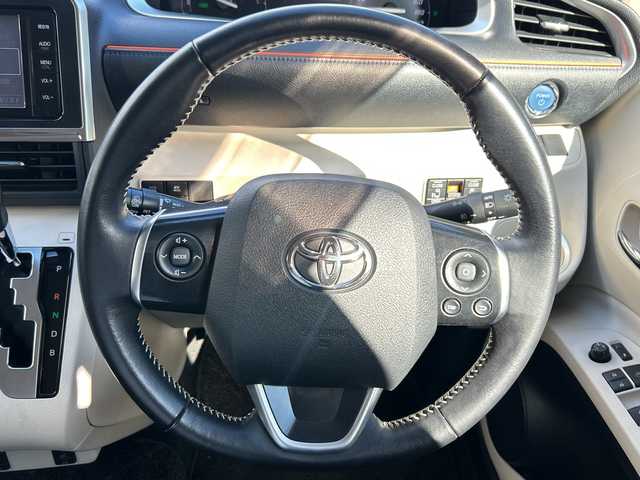 トヨタ シエンタ ハイブリッド G 神奈川県 2015(平27)年 2.8万km ホワイトパールクリスタルシャイン 純正SDナビ【NSZT-W64】/AM・FM・フルセグ・SD・MSV・Bluetoorh/バックカメラ/両側パワースライドドア/トヨタセーフティセンス/ビルトインETC/革巻きステアリング/ステアリングリモコン/前席シートヒーター/ISOFIX対応/スマートキー/LEDヘッドライト/フォグランプ