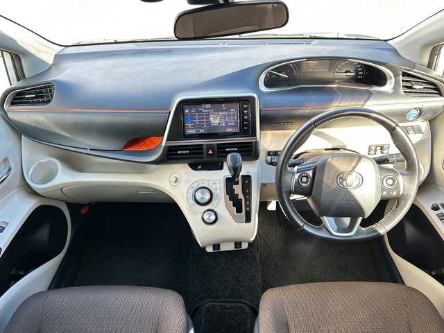 トヨタ シエンタ ハイブリッド G 神奈川県 2015(平27)年 2.8万km ホワイトパールクリスタルシャイン 純正SDナビ【NSZT-W64】/AM・FM・フルセグ・SD・MSV・Bluetoorh/バックカメラ/両側パワースライドドア/トヨタセーフティセンス/ビルトインETC/革巻きステアリング/ステアリングリモコン/前席シートヒーター/ISOFIX対応/スマートキー/LEDヘッドライト/フォグランプ
