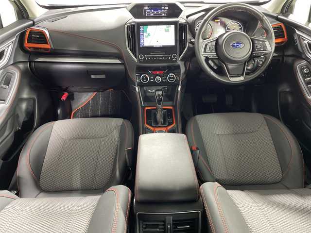 スバル フォレスター X－ブレイク 神奈川県 2019(令1)年 3.7万km クリスタルホワイトP アイサイト/純正8型ナビ/・BT/フルセグTV/CD/DVD/SD/USB/バック/サイド/フロントカメラ/ハーフレザーシート/パワーシート(D/N)/シートヒータ-(D/N)/電動サイドブレーキ/オートブレーキホールド/スマートキー/プッシュスタートボタン/ETC/デジタルインナーミラー/アイドリングストップ機能/SRH/革巻きステアリング/ステアリングスイッチ/パドルシフト/Autoライト/ステアリングヒーター/LEDヘッドライト/フォグランプ/電動格納ミラー/ウィンカーミラー/SNOW/MUDモード/ルーフレール/純正フロアマット/純正ドアバイザー/純正17インチアルミホイール