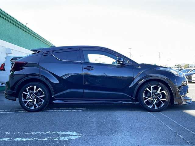 トヨタ Ｃ－ＨＲ G 徳島県 2018(平30)年 2.2万km ブラックマイカ 純正7型SDナビNSZT-W68T/（DISC/ラジオ/SD/BT/フルセグ）/バックカメラ/追従式クルーズコントロール/ブラインドスポットモニター/オートブレーキホールド/モデリスタエアロ/コーナーセンサ/LEDヘッドライト/純正18AW/ハーフレザーシート/前席シートヒーター/ナノイー/フォグライト/電動格納ミラー/ドアバイザー