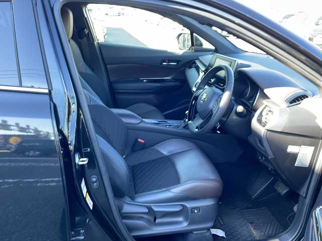 トヨタ Ｃ－ＨＲ G 徳島県 2018(平30)年 2.2万km ブラックマイカ 純正7型SDナビNSZT-W68T/（DISC/ラジオ/SD/BT/フルセグ）/バックカメラ/追従式クルーズコントロール/ブラインドスポットモニター/オートブレーキホールド/モデリスタエアロ/コーナーセンサ/LEDヘッドライト/純正18AW/ハーフレザーシート/前席シートヒーター/ナノイー/フォグライト/電動格納ミラー/ドアバイザー