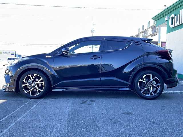 トヨタ Ｃ－ＨＲ G 徳島県 2018(平30)年 2.2万km ブラックマイカ 純正7型SDナビNSZT-W68T/（DISC/ラジオ/SD/BT/フルセグ）/バックカメラ/追従式クルーズコントロール/ブラインドスポットモニター/オートブレーキホールド/モデリスタエアロ/コーナーセンサ/LEDヘッドライト/純正18AW/ハーフレザーシート/前席シートヒーター/ナノイー/フォグライト/電動格納ミラー/ドアバイザー