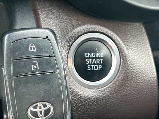 トヨタ ヤリスクロス Z 山形県 2020(令2)年 4.2万km ブラックマイカ 純正ナビ/（AM/FM/Ｂｌｕｅｔｏｏｔｈ）/トヨタセーフティセンス/バックカメラカメラ/シートヒーター/ハーフレザー/オートハイビーム/レーダークルーズコントロール/電動パーキング/プッシュスタート/オートエアコン/ＵＳＢ/ETC/LEDヘッドライト/18インチアルミホイール