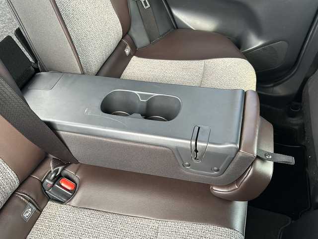トヨタ ヤリスクロス Z 山形県 2020(令2)年 4.2万km ブラックマイカ 純正ナビ/（AM/FM/Ｂｌｕｅｔｏｏｔｈ）/トヨタセーフティセンス/バックカメラカメラ/シートヒーター/ハーフレザー/オートハイビーム/レーダークルーズコントロール/電動パーキング/プッシュスタート/オートエアコン/ＵＳＢ/ETC/LEDヘッドライト/18インチアルミホイール
