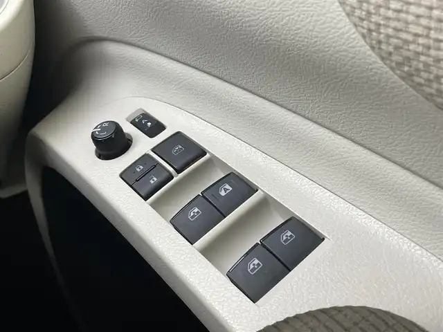トヨタ シエンタ ハイブリッド G 茨城県 2021(令3)年 2.4万km ブラックマイカ/ベージュ 2トーン 後席フリップダウンモニター/純正ナビ(NSZT-W68T)/(DVD/フルセグTV/Bluetooth/USB/MSV)/全方位カメラ/ETC/両側電動スライドドア/前席シートヒーター/横滑り防止機能/レーンアシスト/衝突軽減ブレーキ/クルーズコントロール/ステアリングヒーター
