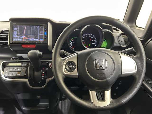 ホンダ Ｎ ＢＯＸ G Lパッケージ 愛媛県 2015(平27)年 3.5万km プレミアムホワイトパールⅡ 純正メモリナビ/(AM/FM/CD/DVD/ワンセグテレビ)/バックカメラ/片側パワースライドドア/ステアリングスイッチ/ヘッドライトレベライザー/ECONスイッチ/ステアリングスイッチ/ベンチシート/チップアップシート/アイドリングストップ/ウィンカーミラー/ドアバイザー/プッシュスタート/ETC/スペアキー/取扱説明書、保証書