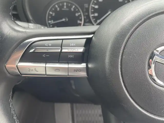 マツダ マツダ３ファストバック 15S ツーリング 愛知県 2020(令2)年 1.7万km ディープクリスタルブルーマイカ /禁煙車//前後ドライブレコーダー//アラウンドビューモニター//バック/サイド/フロント/全周囲カメラ//純正メーカーオプションナビ//フルセグTV/CD/DVD/BT/USB/HDMI//ETC//i　ACTIVESENSE//ブラインドスポットモニター//アクティブドライビングディスプレイ//スマートブレーキサポート//コーナーセンサー//横滑り防止装置//レーンキープアシスト//レーダークルーズコントロール//後側方接近車両検知//ディスタンス＆スピードアラート//ペダル操作警告//SPORTモード//電動パーキングブレーキ//オートホールド//VIEWスイッチ//プッシュスタート//MTモード付AT//アイドリングストップ//純正18インチアルミホイール//純正ゴムマット//純正オートLEDヘッドライト//アダプティブLEDヘッドライト//オートリトラクタブルウィンカーミラー//マルチリモコン//防眩ミラー//照明付バニティミラー//ISOFIX//トノカバー//ステアリングスイッチ//スマートキー//保証書/取扱説明書/ナビ説明書//ディーラー記録簿(R4.5.6.7)