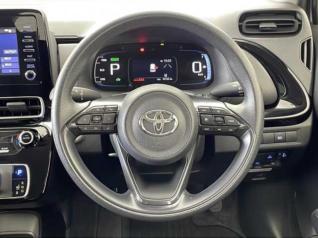 トヨタ アクア X 新潟県 2022(令4)年 4.4万km プラチナホワイトパールマイカ ディスプレイオーディオ＋ナビキット/バックカメラ/ステアリングリモコン/トヨタセーフティセンス/・プリクラッシュセーフティ/・レーダークルーズコントロール/・レーンキープアシスト/・オートマチックハイビーム/LEDオートライト/ビルトインETC/プッシュスタート/スマートキー/純正フロアマット